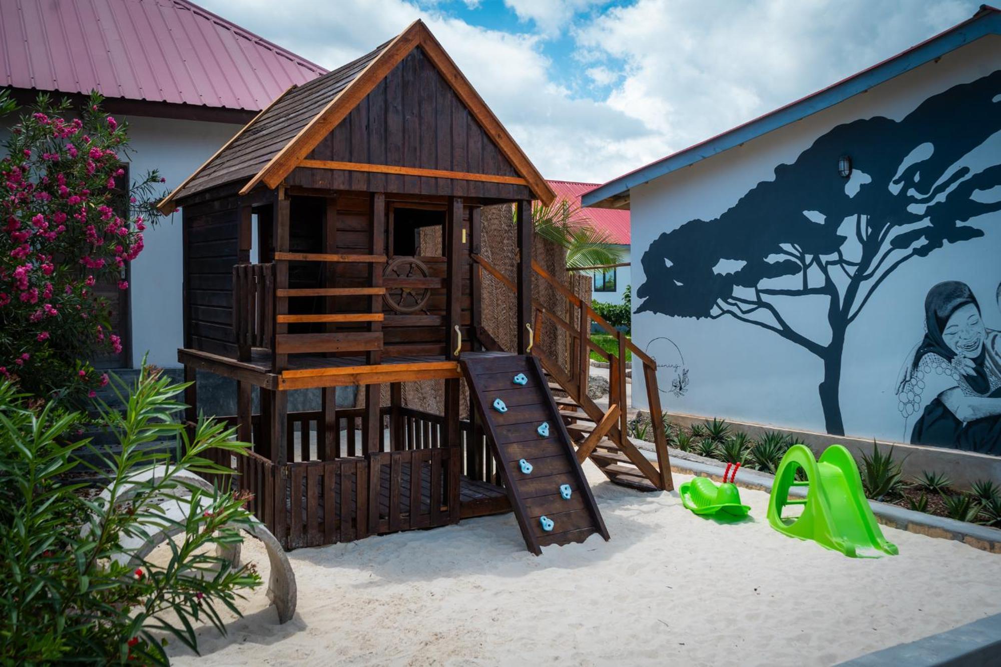 ホテル Blooming Zanzibar ジャンビアニ エクステリア 写真